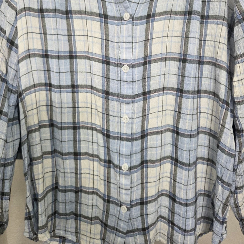 beachlunchlounge Blue & White Plaid Button-Down Shirt With Crinkled Texture M